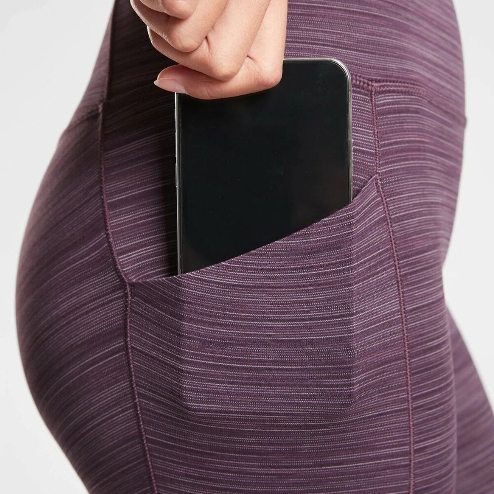 Flash Sale 🚩🛑⏳ Athleta Salutation Stash Pocket II Capri Size S Stripe Purple